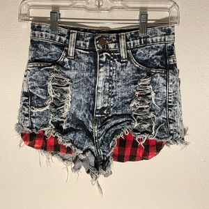 Vibrant M.I.U Plaid Pocket Shorts
